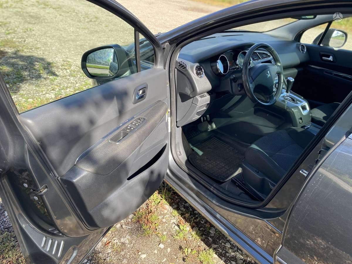Peugeot 5008 2010 — photo 10