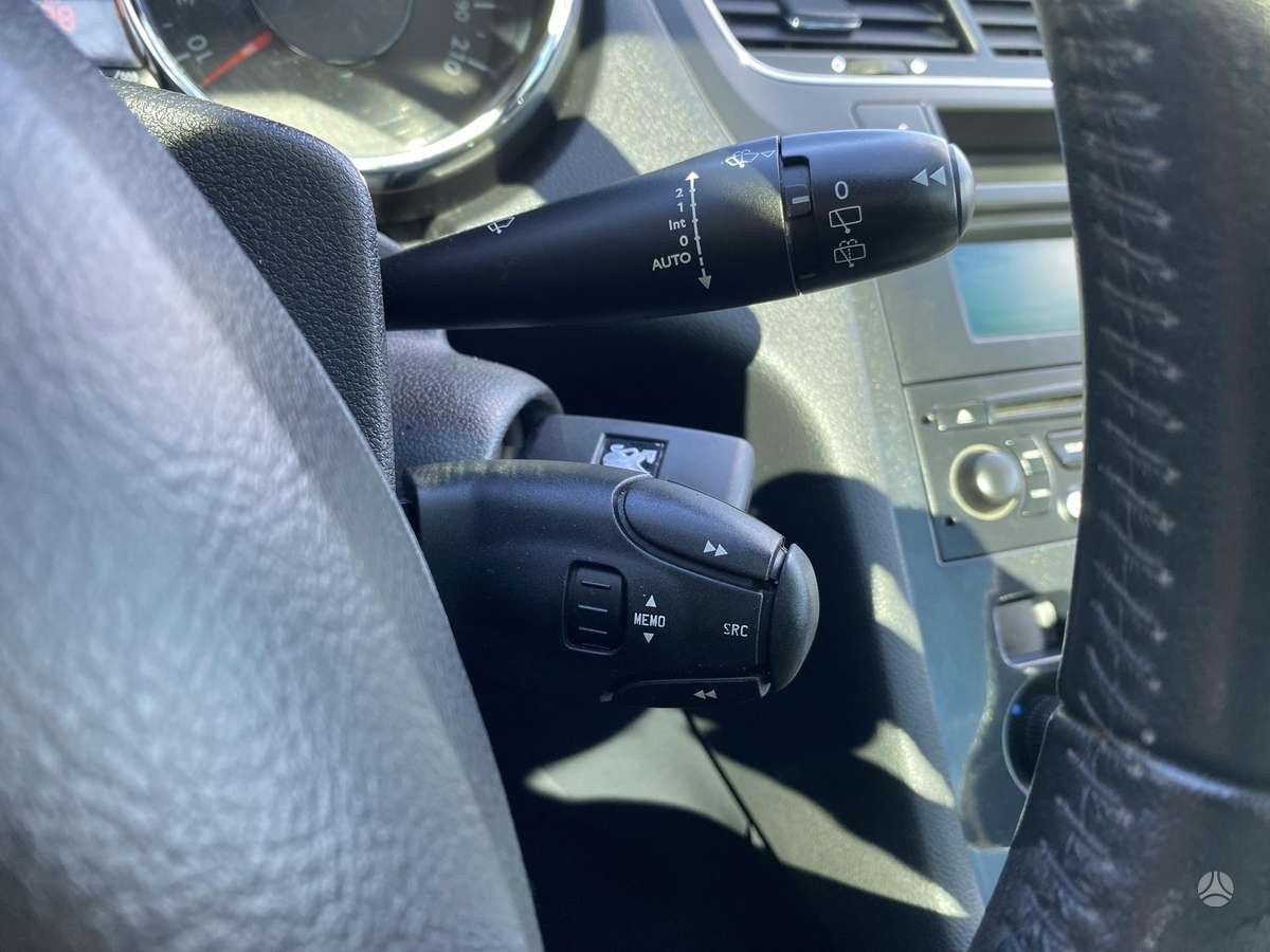 Peugeot 5008 2010 — photo 14
