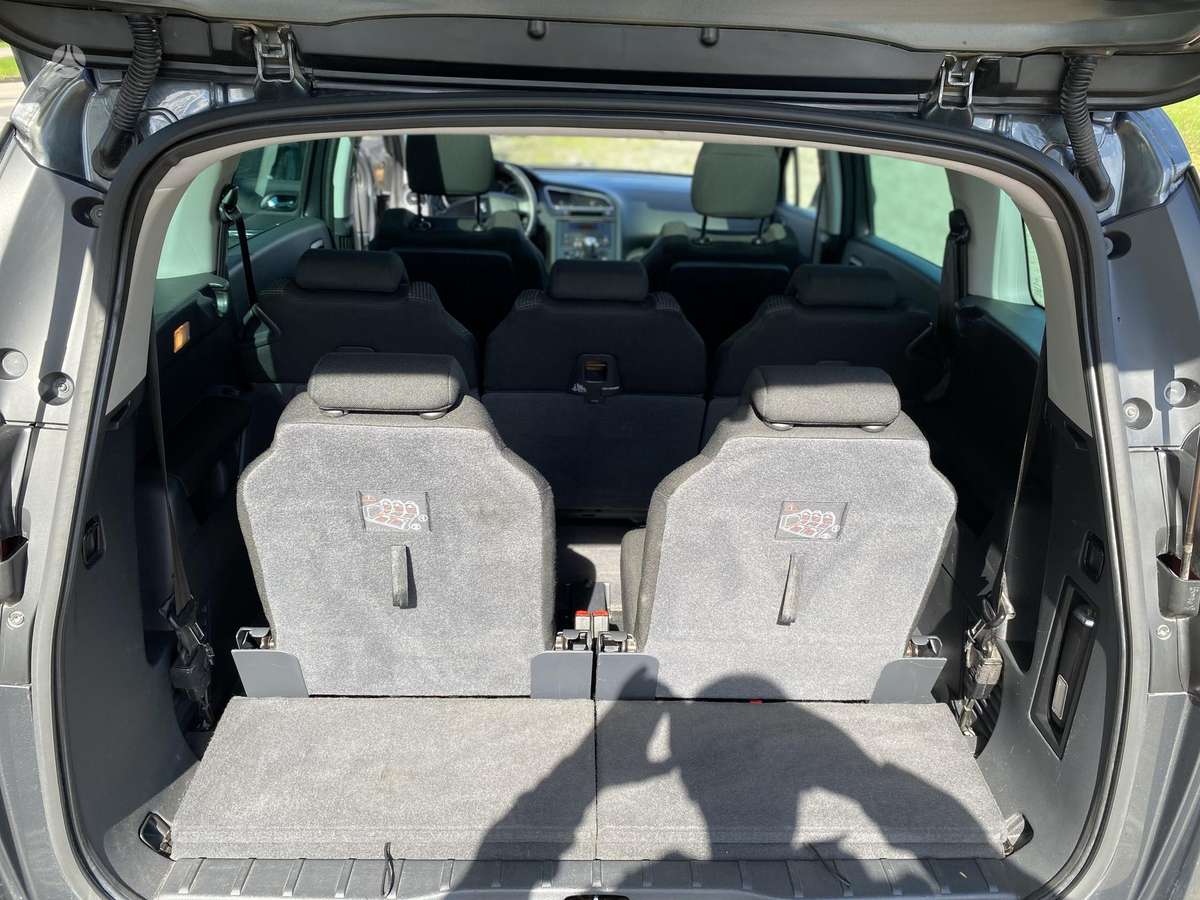 Peugeot 5008 2010 — photo 19