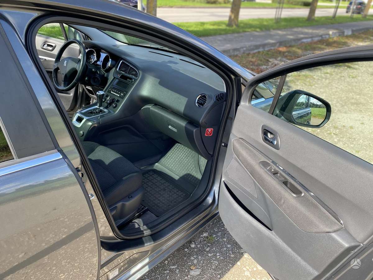 Peugeot 5008 2010 — photo 23