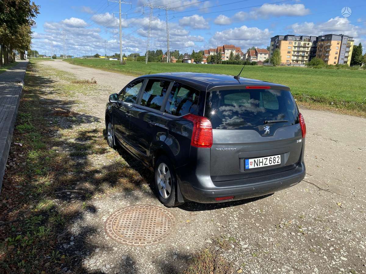 Peugeot 5008 2010 — engine 1598 cm³, 156 HP (115kW)