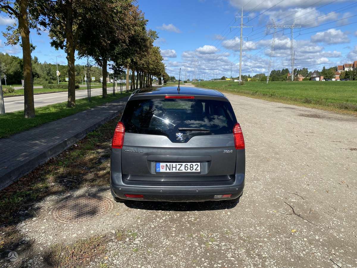 Peugeot 5008 2010 — photo 5
