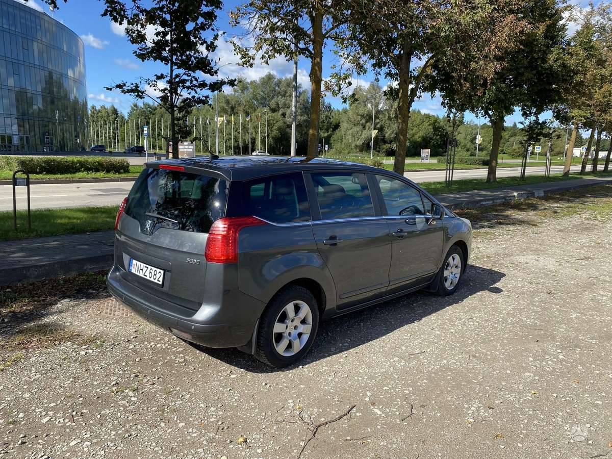 Peugeot 5008 2010 — photo 6