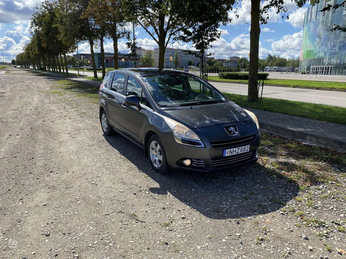 Peugeot 5008 2010 — photo 8
