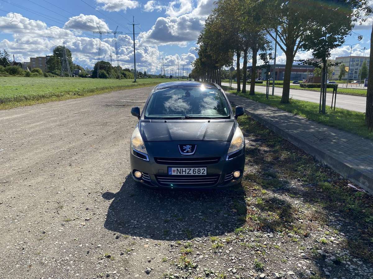 Peugeot 5008 2010 — photo 9