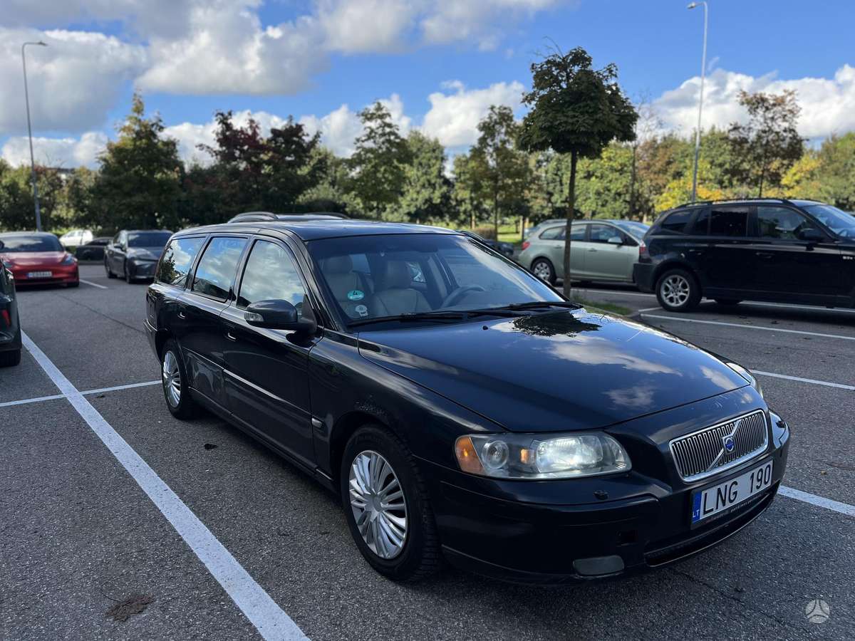 Volvo V70 2005 — салон