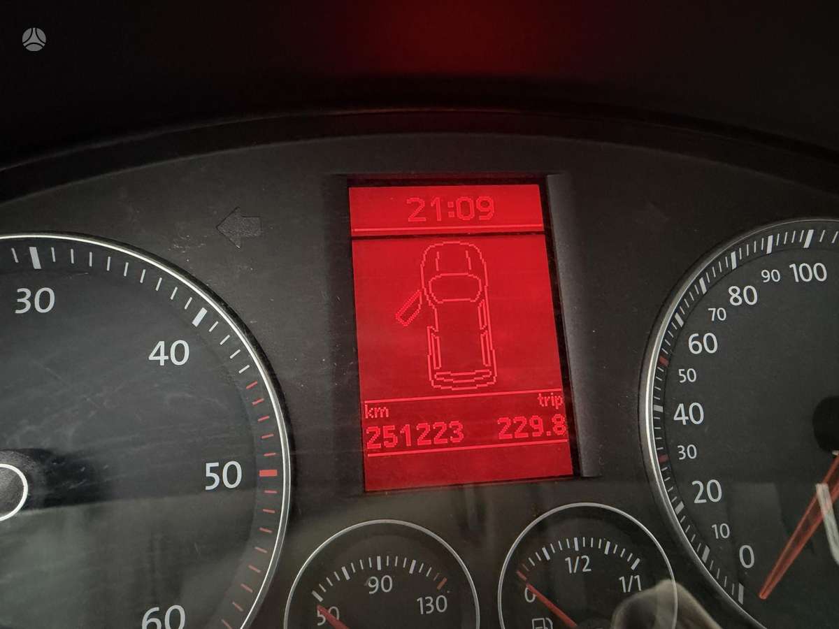 Volkswagen Caddy 2010 — engine 1900 cm³, 105 HP (77kW)