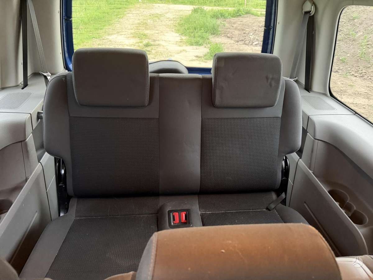 Volkswagen Caddy 2010 — photo 6