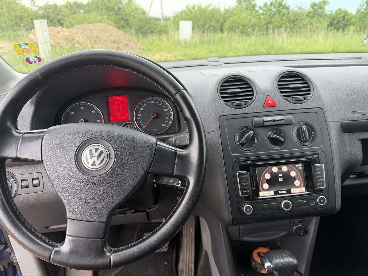 Volkswagen Caddy 2010 — photo 8