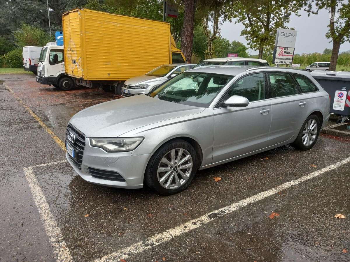 Audi A6 2014 — салон