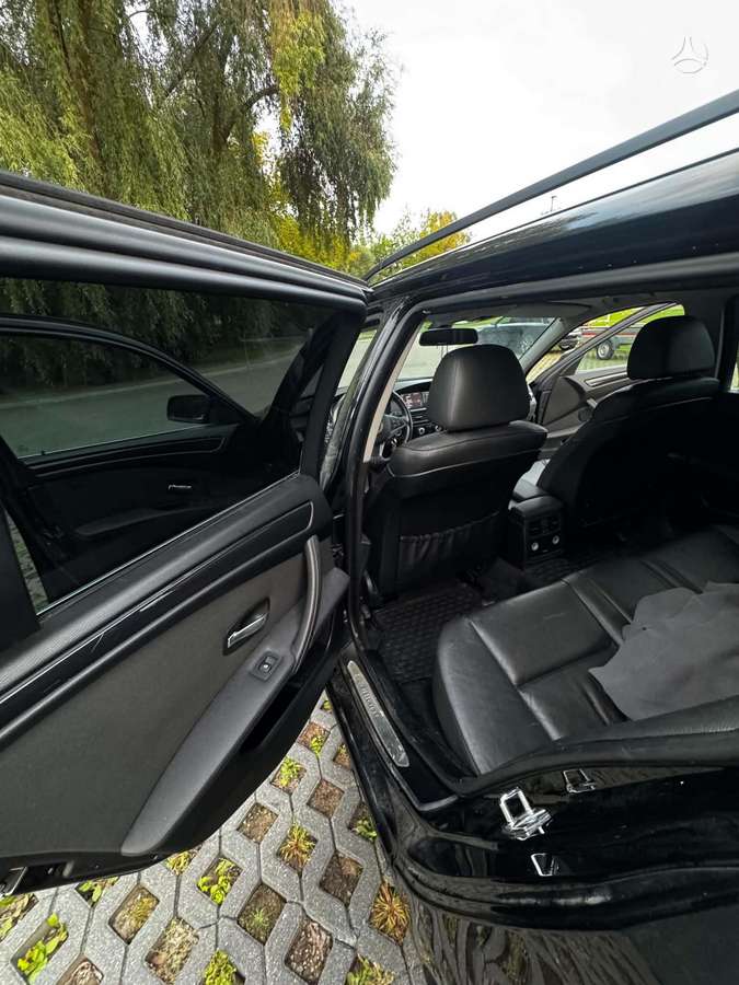 BMW 520 2009 — photo 11