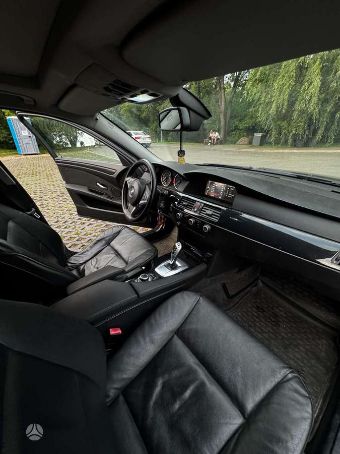 BMW 520 2009 — photo 5