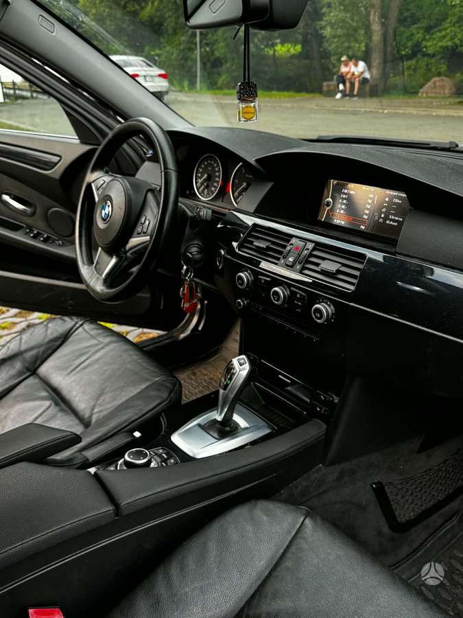 BMW 520 2009 — photo 6