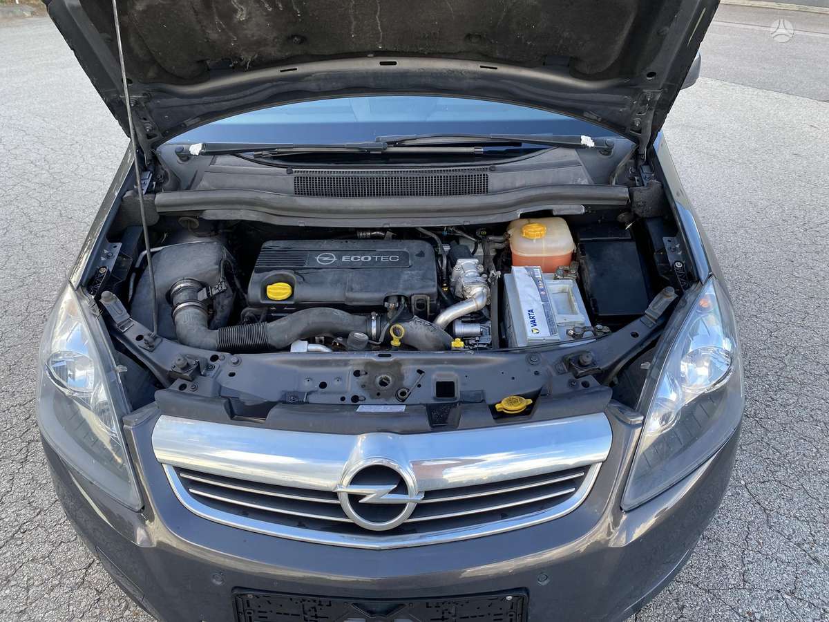 Opel Zafira 2013 — photo 21