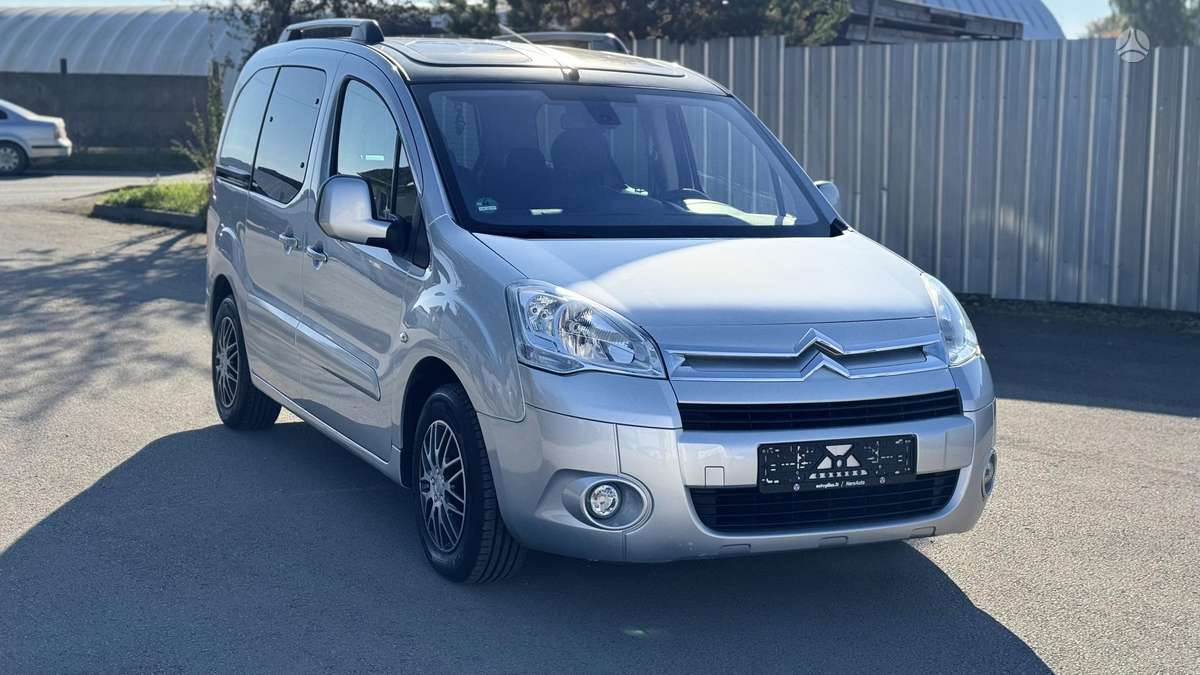 Citroen Berlingo 2011 — вигляд ззаду