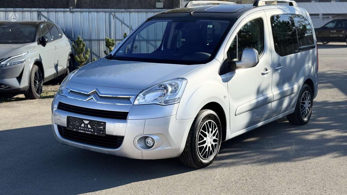 Citroen Berlingo 2011 — двигун 1560 cm³, 111 HP (82kW)