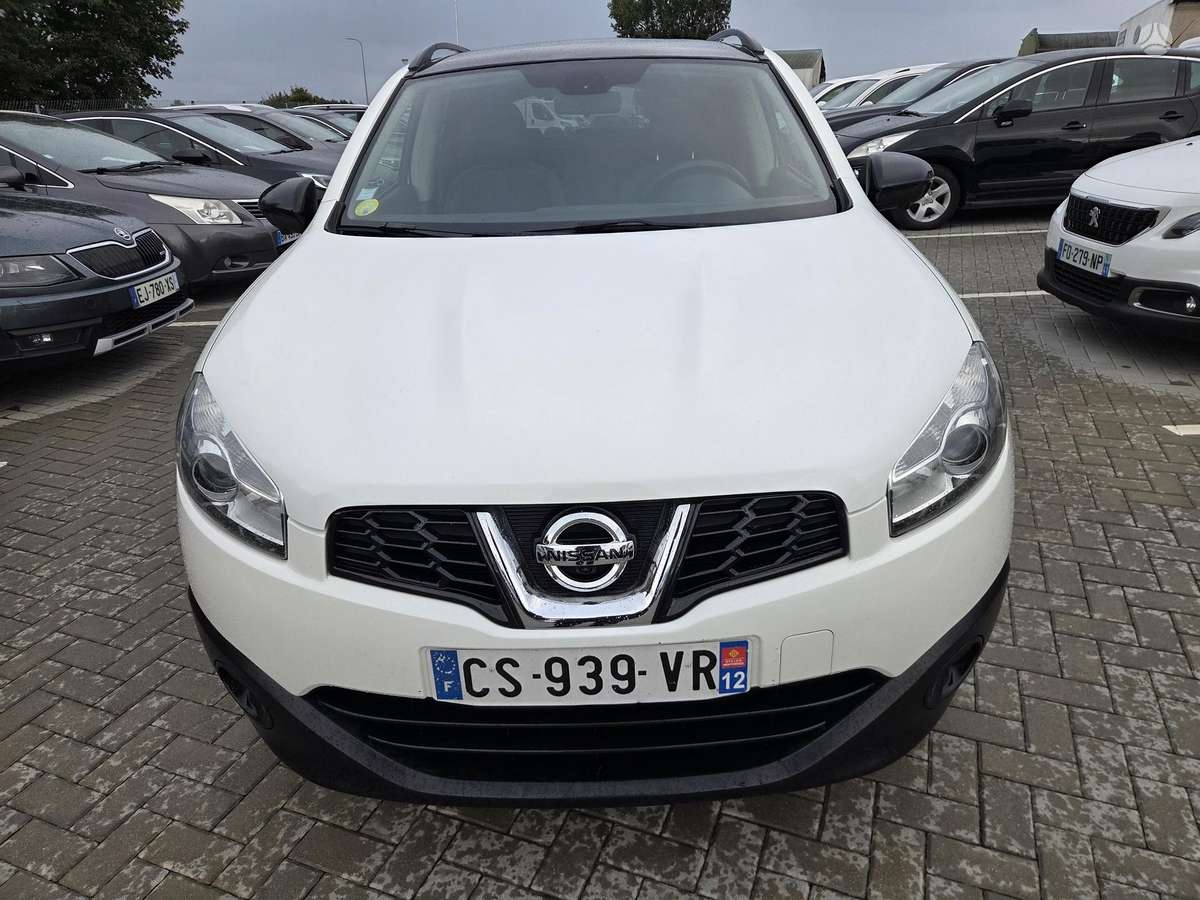 Nissan Qashqai 2013 — вигляд ззаду