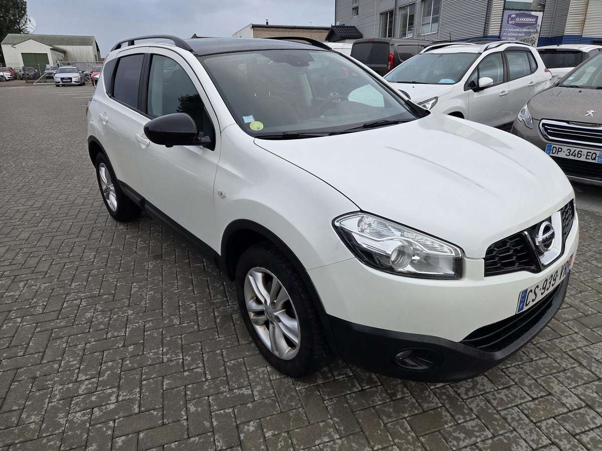 Nissan Qashqai 2013 — салон