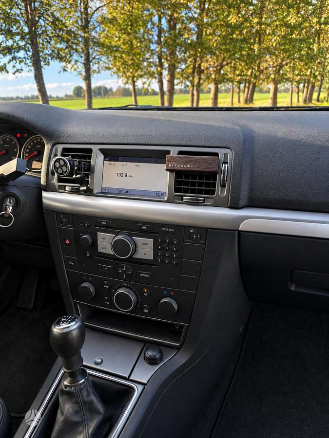 Opel Vectra 2009 — photo 13