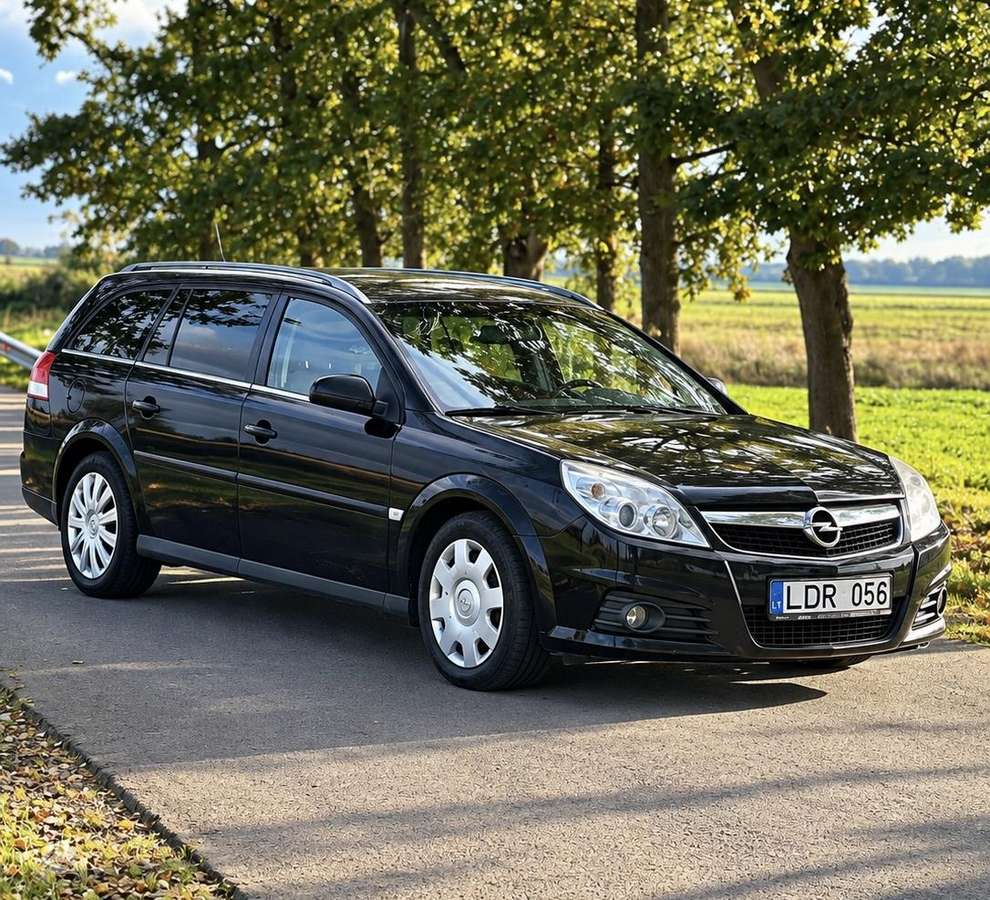 Opel Vectra 2009 — interior