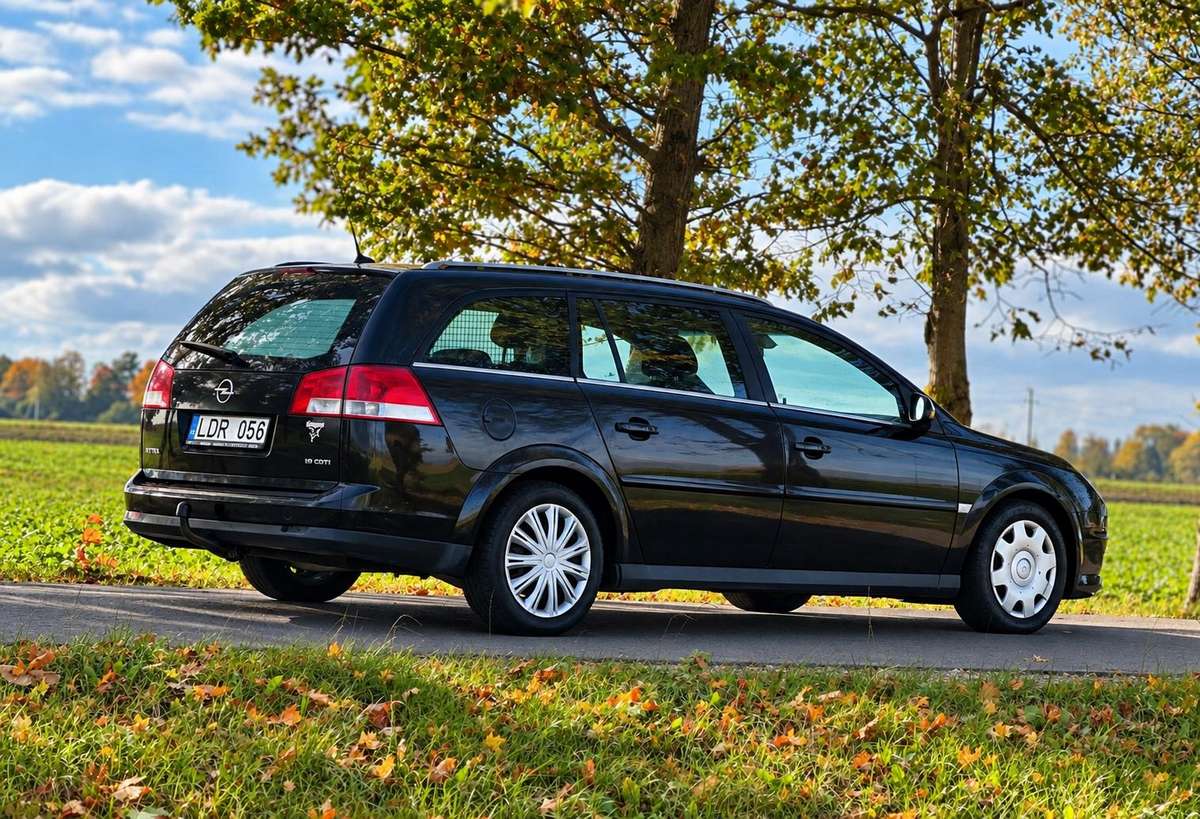 Opel Vectra 2009 — engine 1910 cm³, 150 HP (110kW)