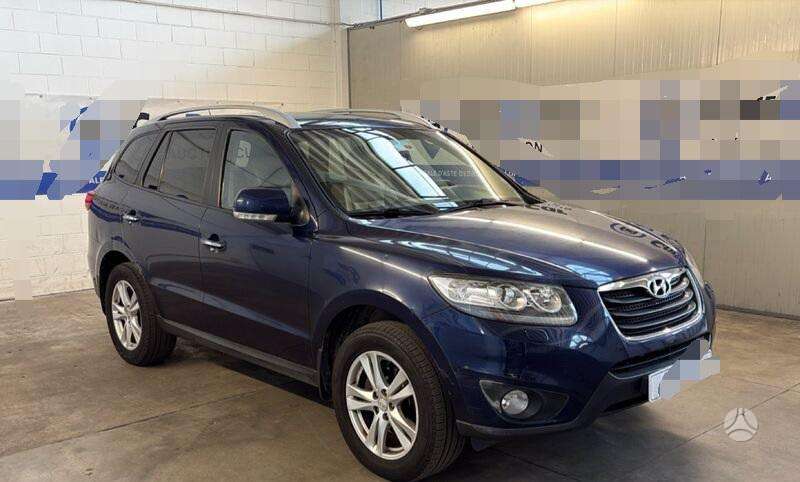 Hyundai Santa 2011 — салон
