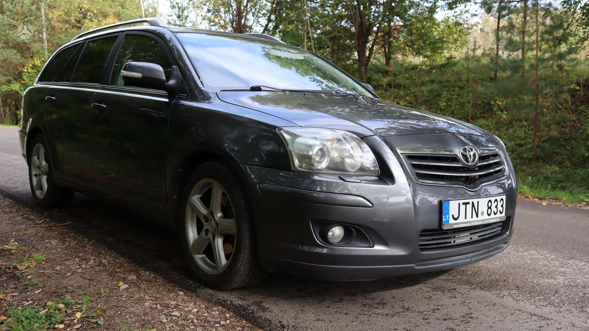 Toyota Avensis 2006 — interior