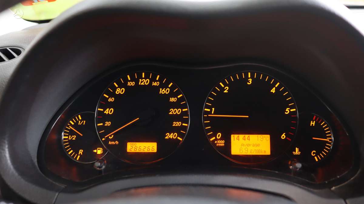 Toyota Avensis 2006 — photo 9