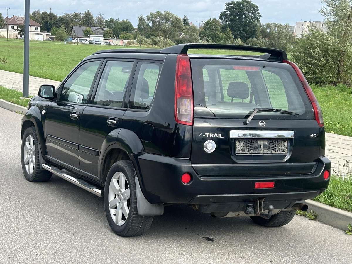 Nissan X-Trail 2005 — engine 2200 cm³, 136 HP (100kW)