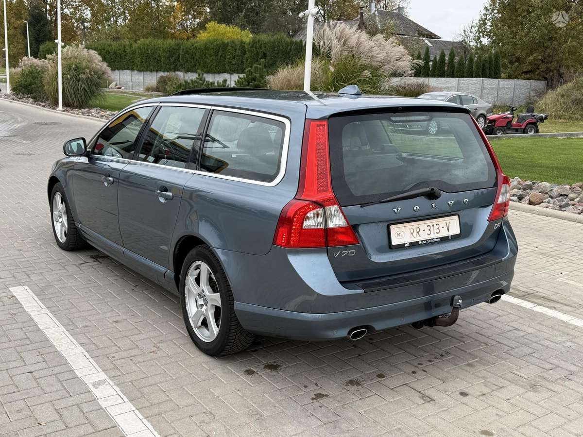 Volvo V70 2012 — салон