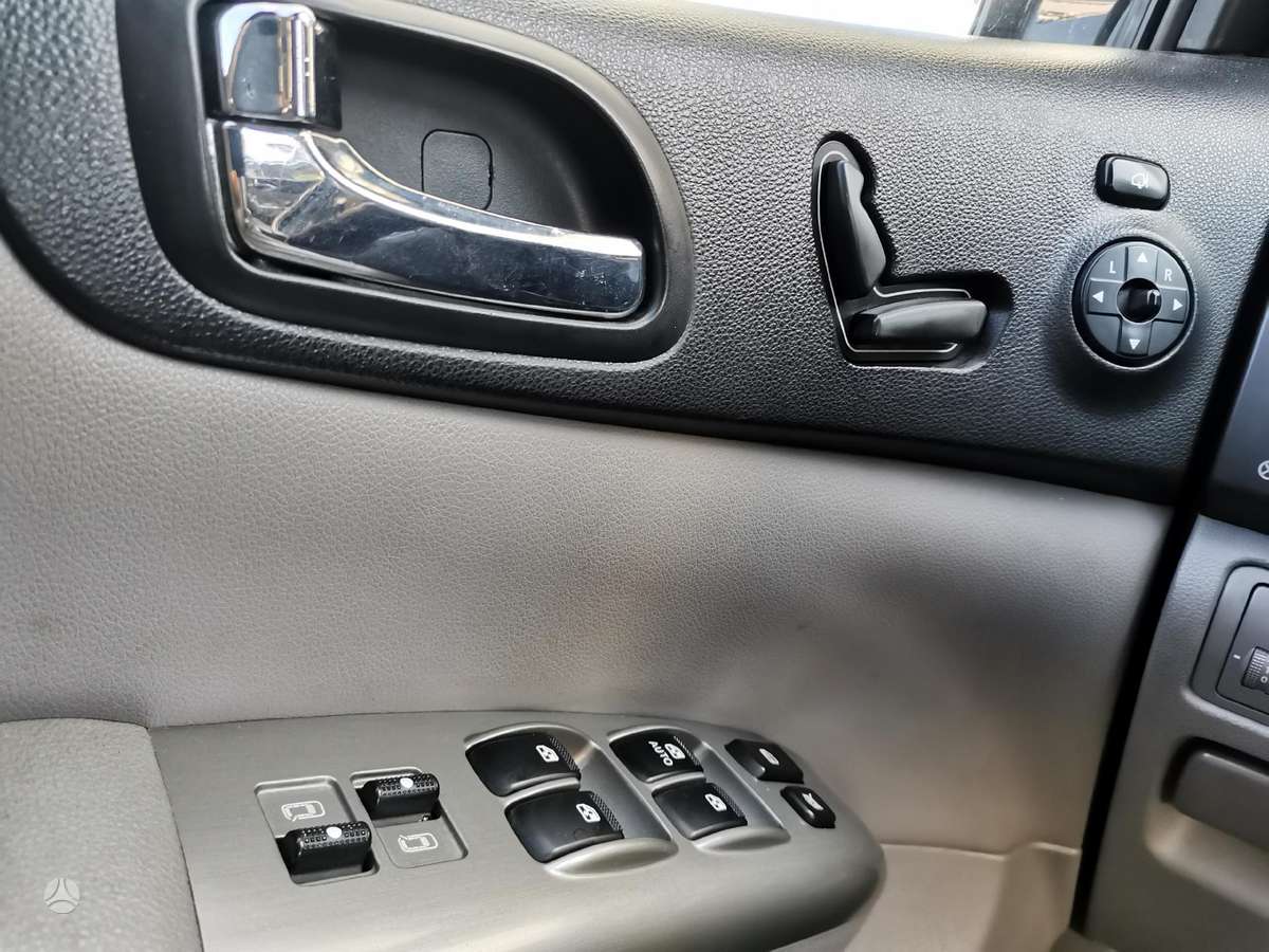 Kia Carnival 2007 — photo 13