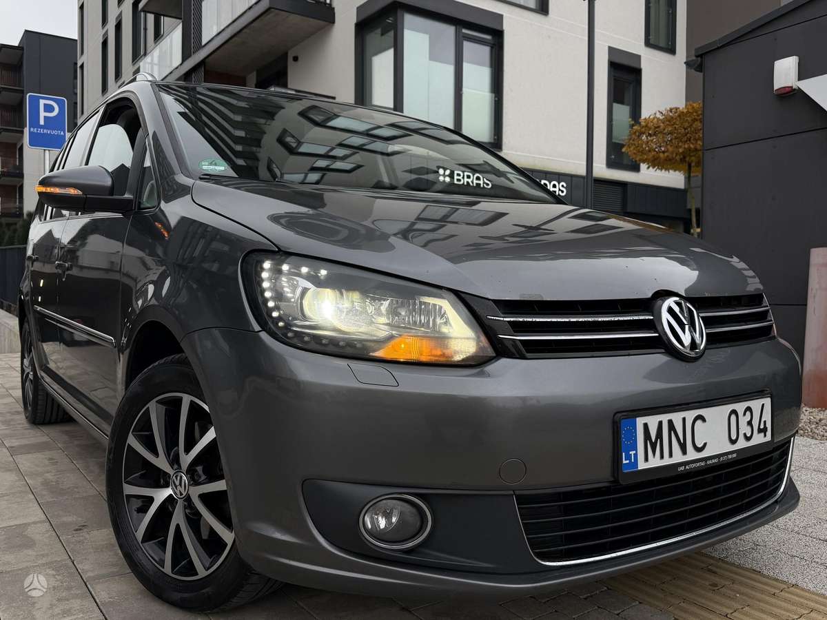 Volkswagen Touran 2012 — photo 11