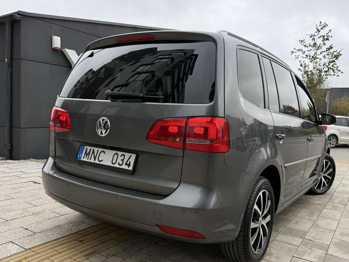 Volkswagen Touran 2012 — photo 12