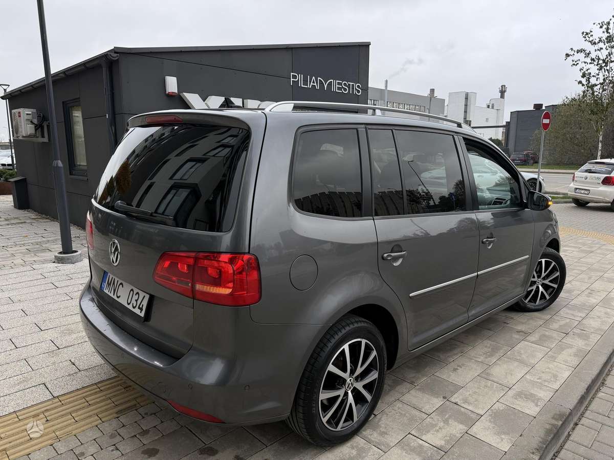 Volkswagen Touran 2012 — photo 14