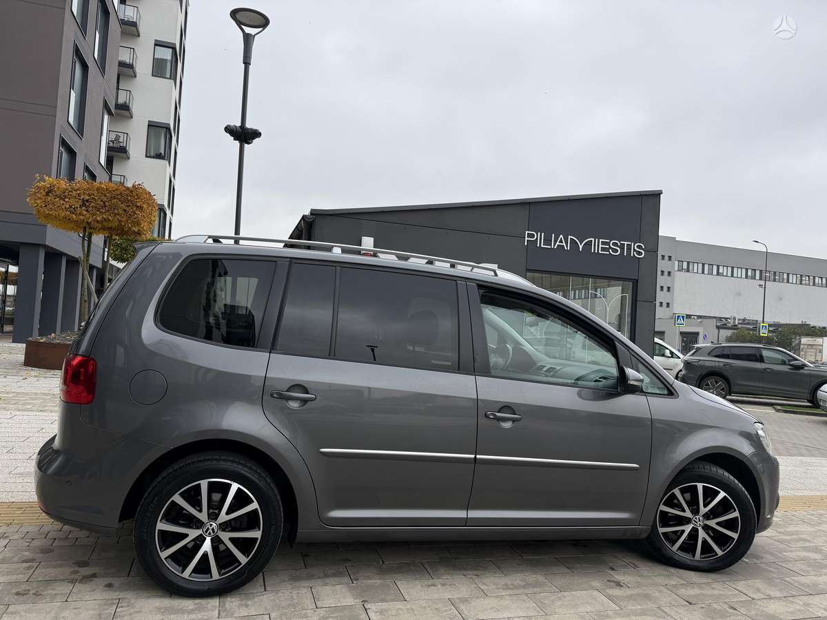 Volkswagen Touran 2012 — photo 16