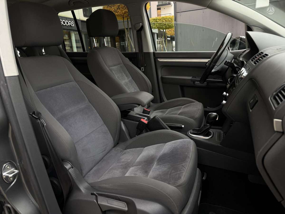 Volkswagen Touran 2012 — photo 22