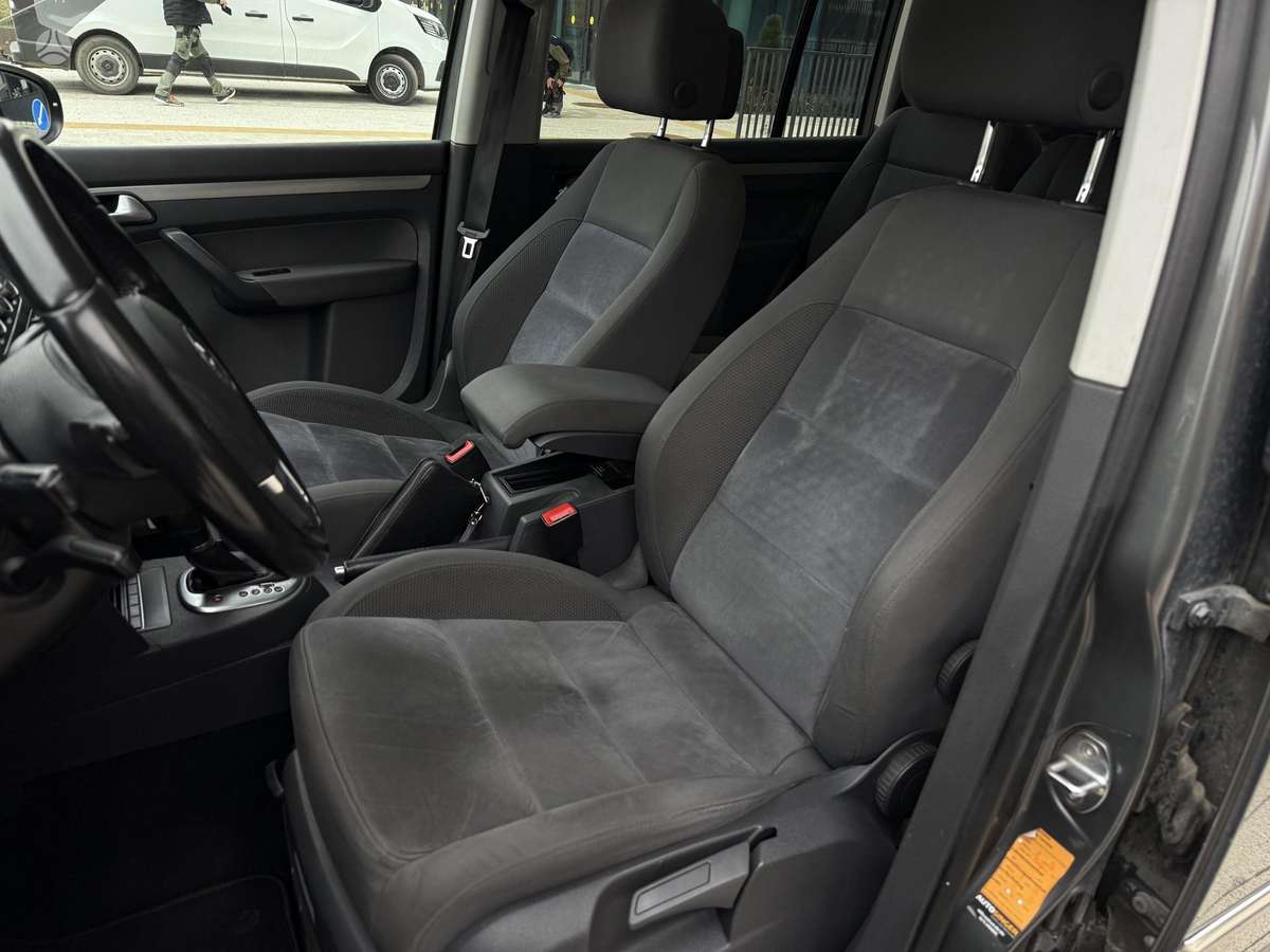 Volkswagen Touran 2012 — photo 26