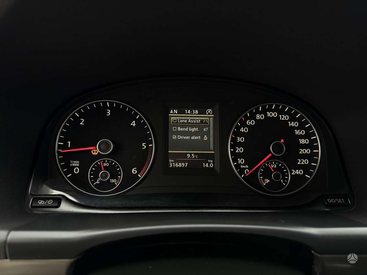 Volkswagen Touran 2012 — photo 34