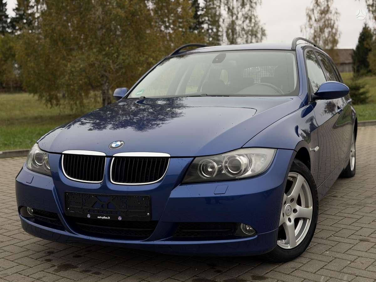 BMW 320 2006 — вигляд ззаду