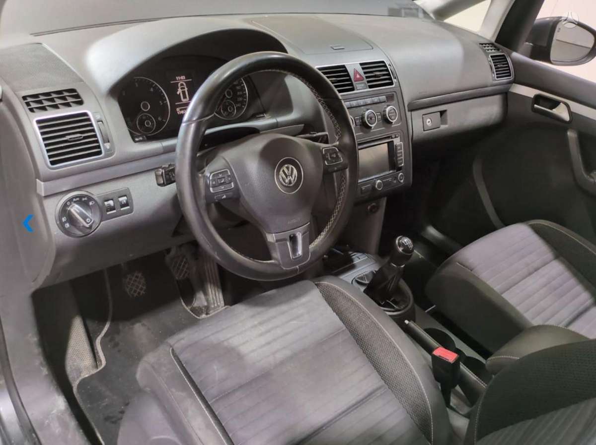 Volkswagen Touran 2014 — photo 14