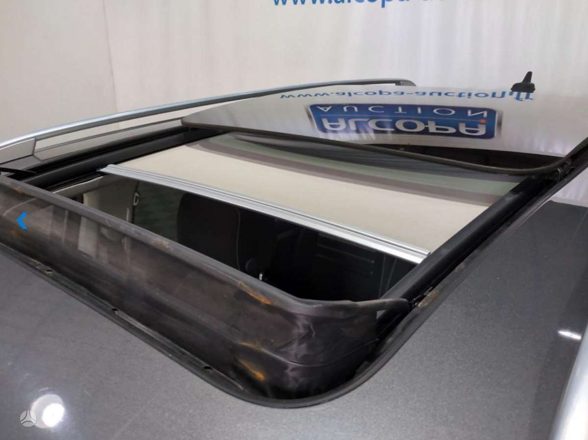 Volkswagen Touran 2014 — photo 15