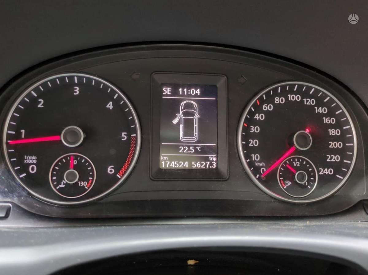 Volkswagen Touran 2014 — photo 17