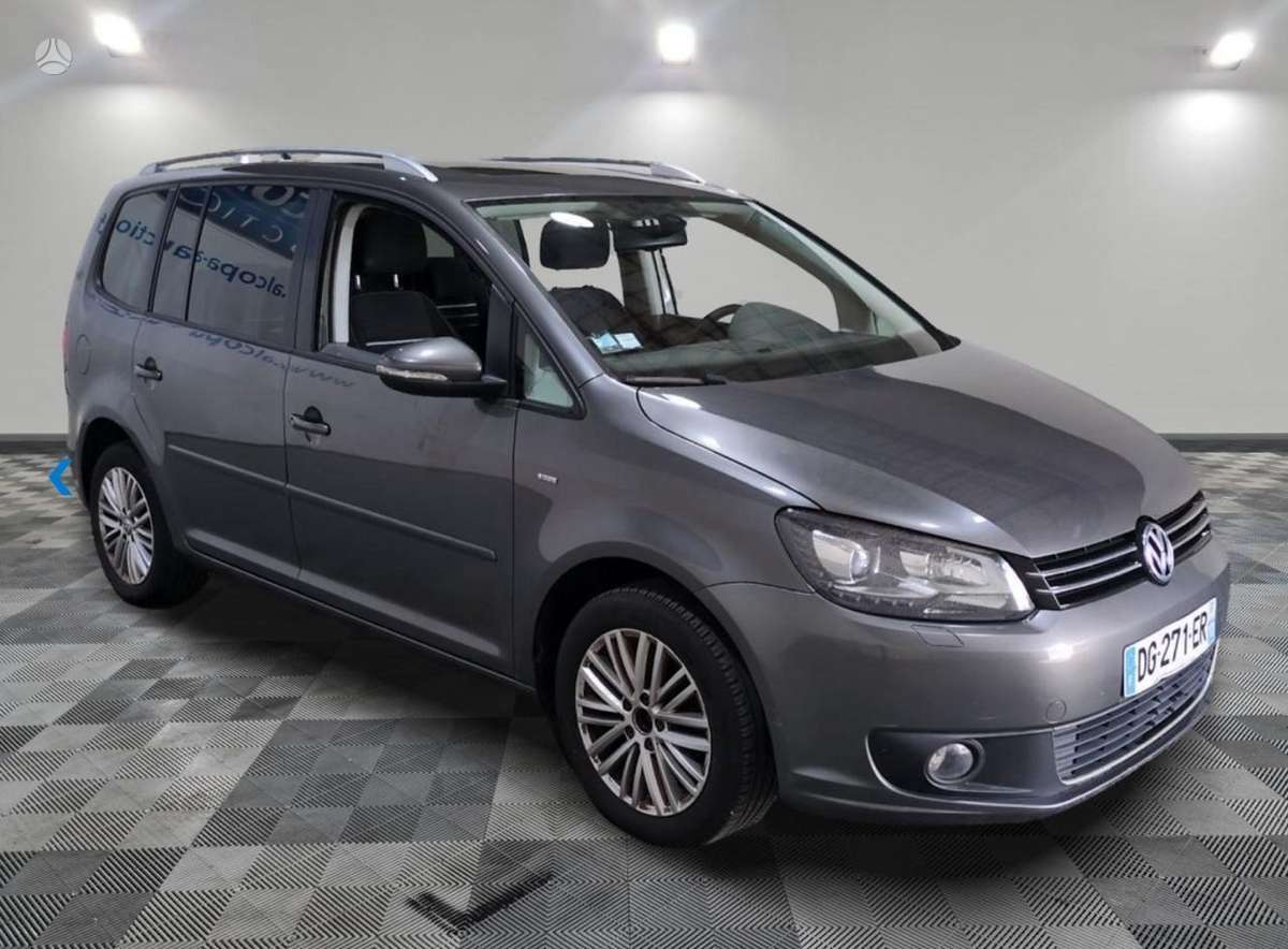 Volkswagen Touran 2014 — rear view