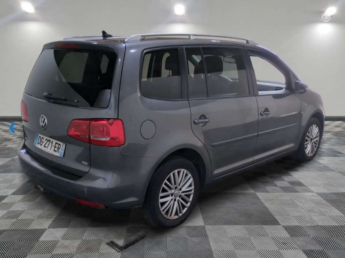 Volkswagen Touran 2014 — engine 1598 cm³, 105 HP (77kW)