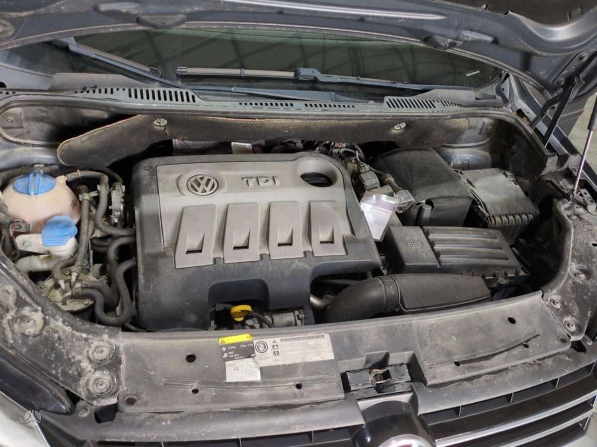 Volkswagen Touran 2014 — photo 9