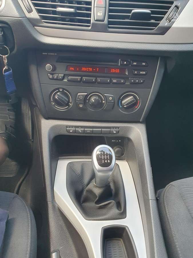 BMW X1 2011 — photo 10