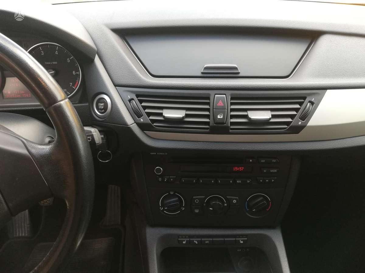 BMW X1 2011 — photo 11