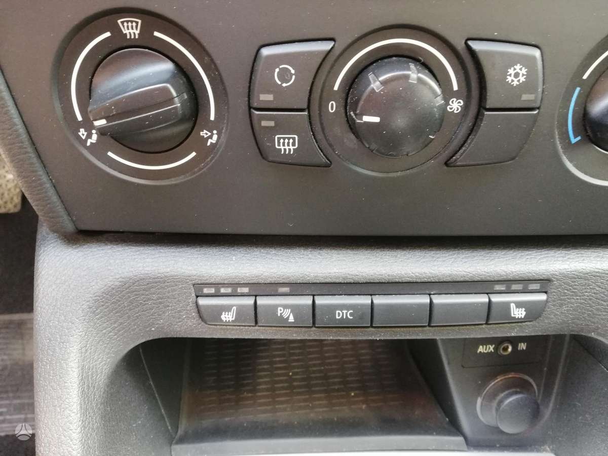 BMW X1 2011 — photo 12