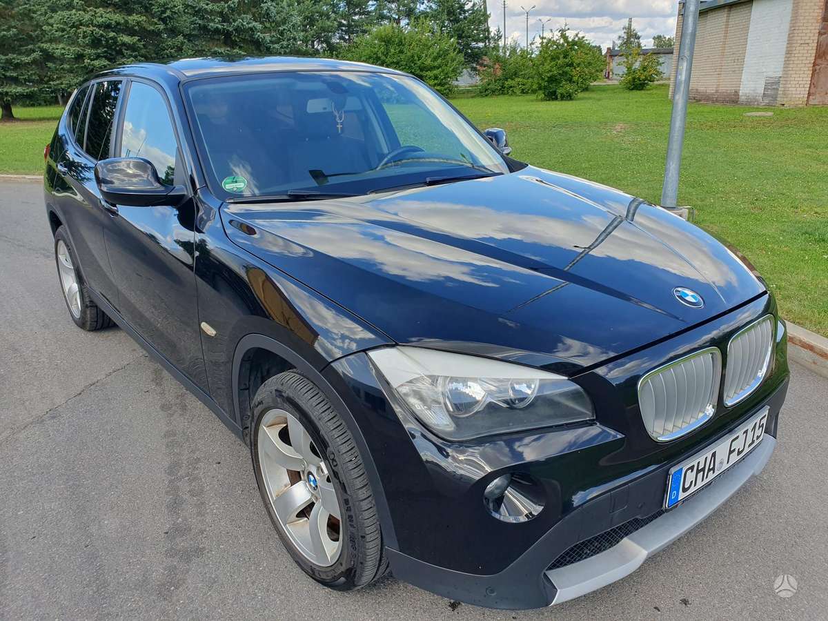BMW X1 2011 — interior