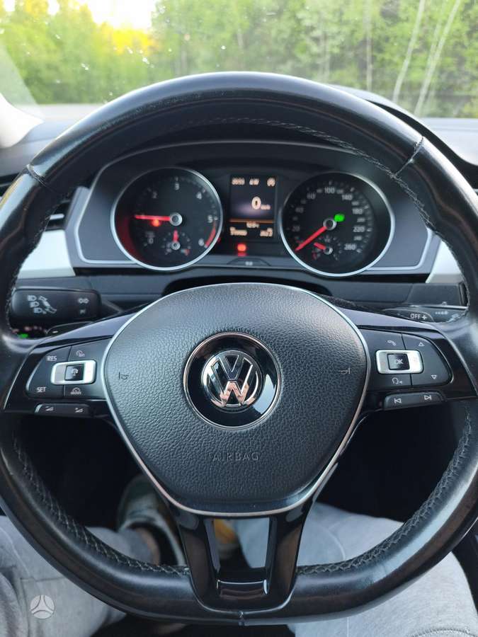 Volkswagen Passat 2015 — photo 12